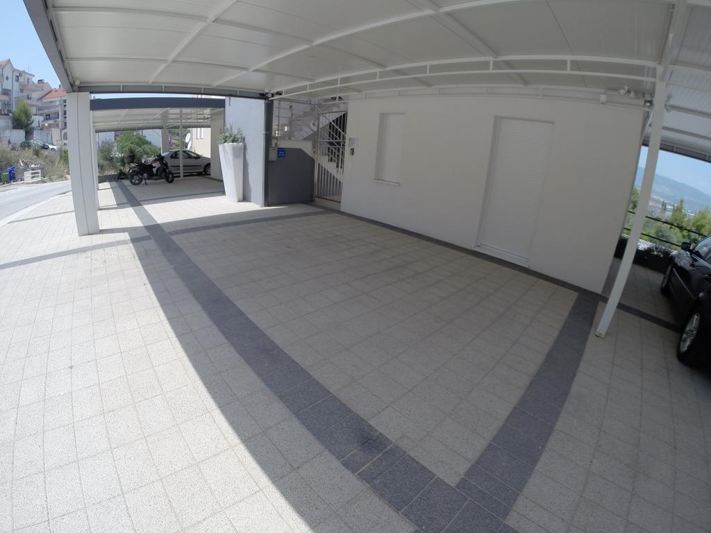 Apartments Exclusive Palace Τρογκίρ Εξωτερικό φωτογραφία