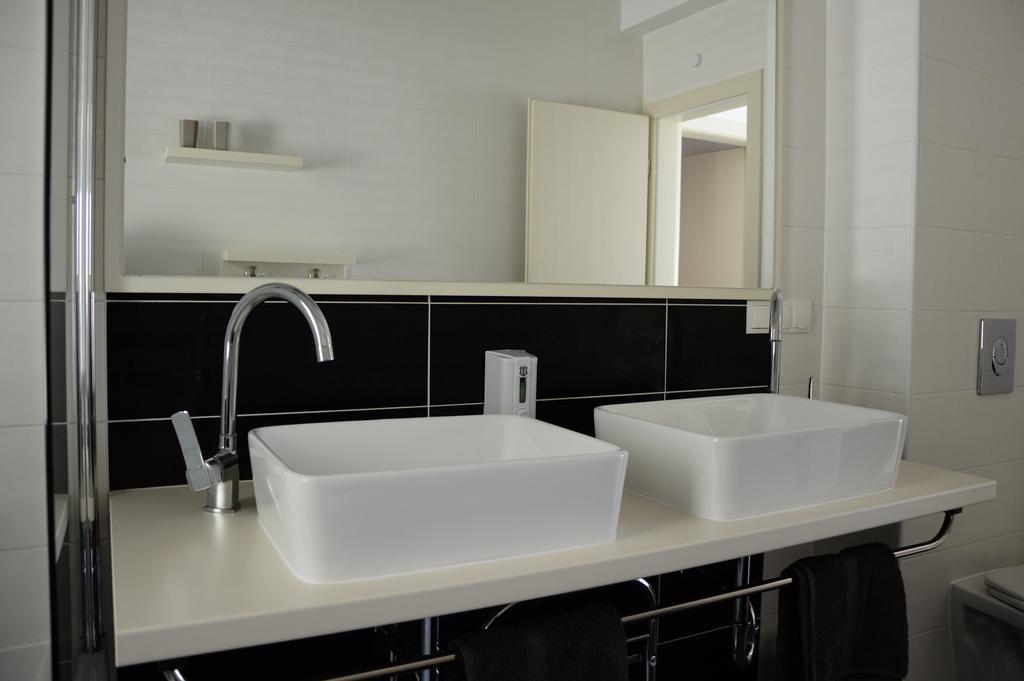 Apartments Exclusive Palace Τρογκίρ Εξωτερικό φωτογραφία
