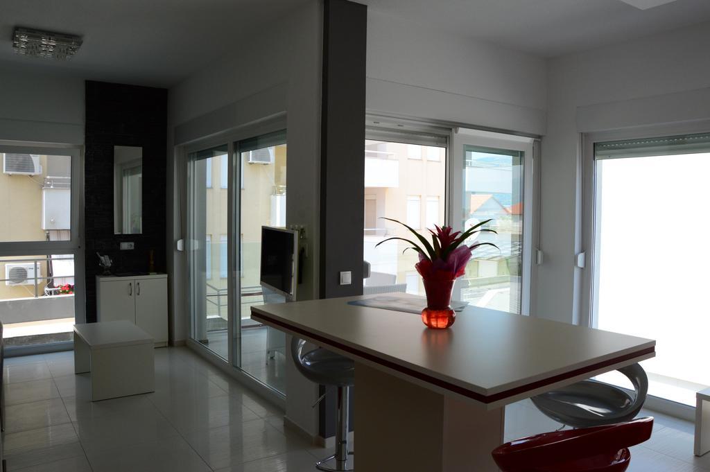 Apartments Exclusive Palace Τρογκίρ Εξωτερικό φωτογραφία