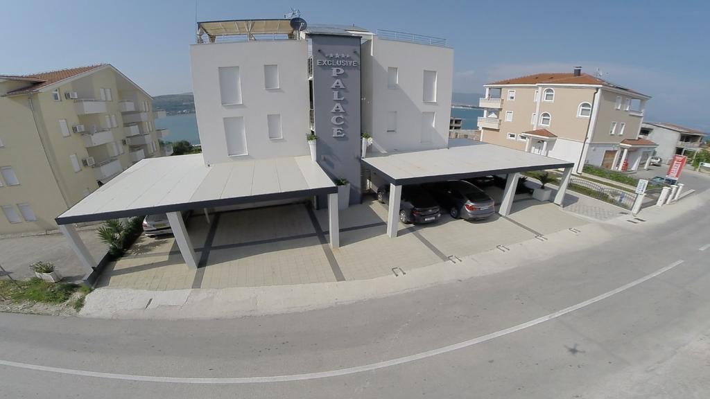 Apartments Exclusive Palace Τρογκίρ Εξωτερικό φωτογραφία